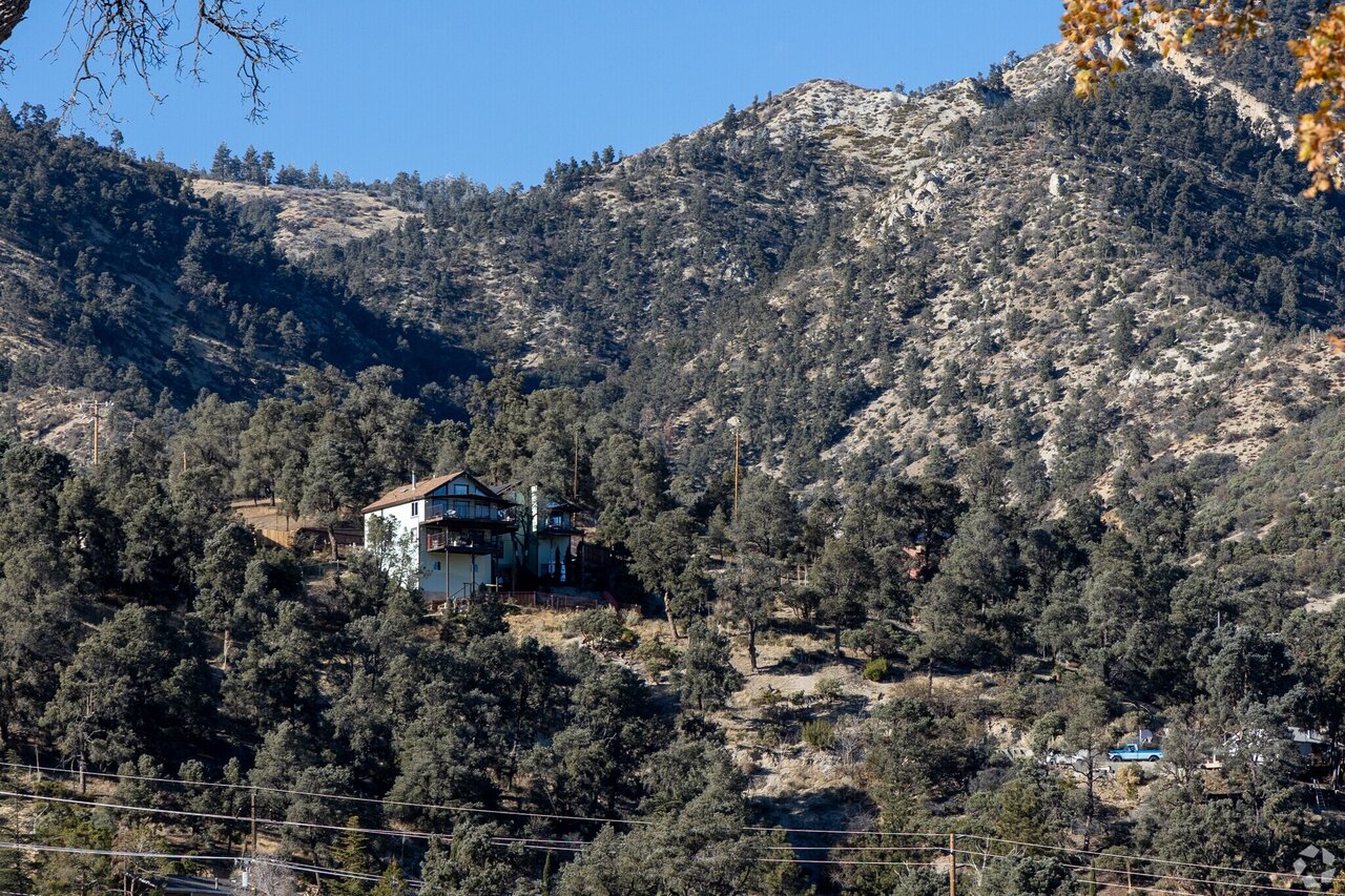 Frazier Park mountain community in the Frazier Mountain area of California