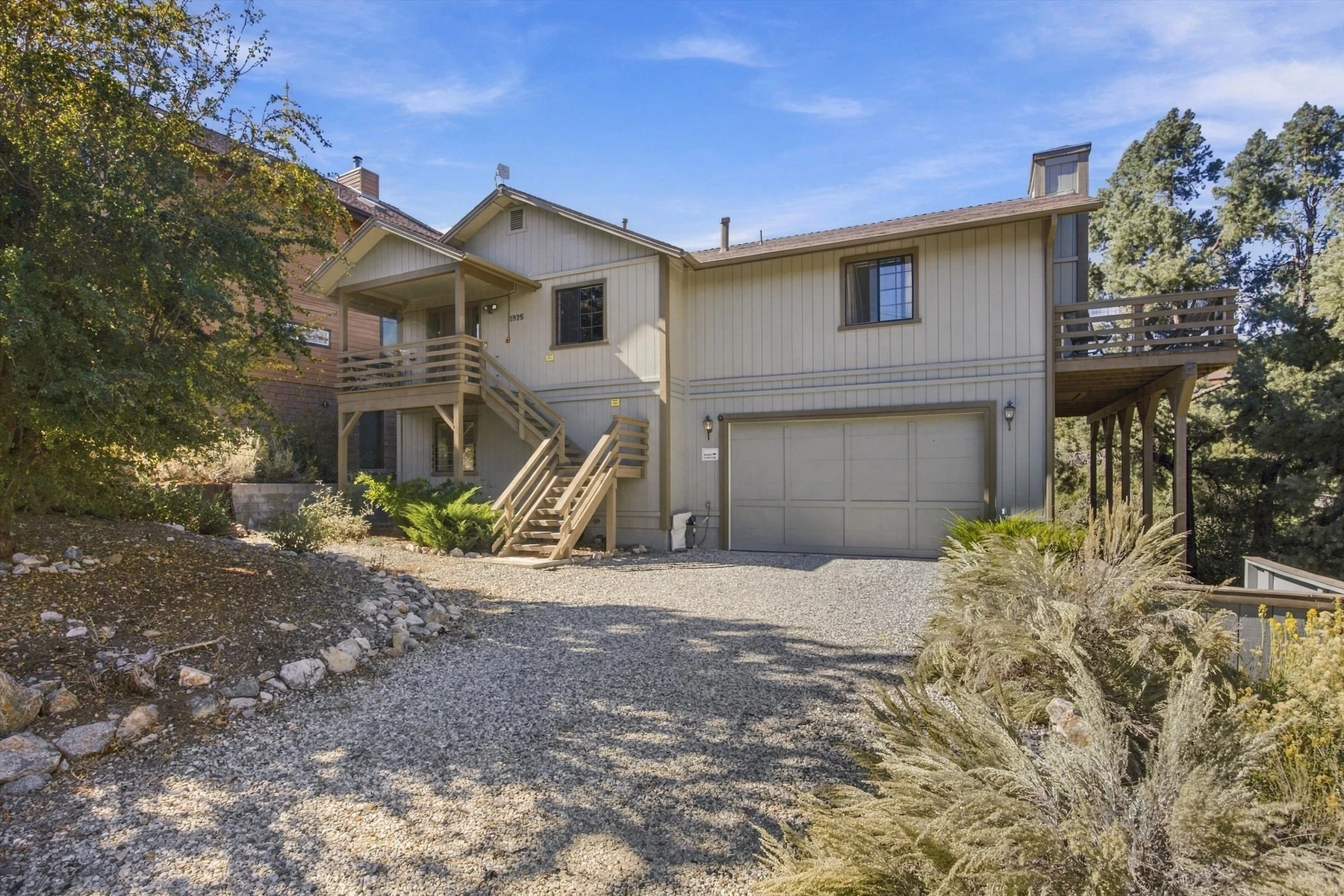 1925 Linden Dr in Pine Mountain Club