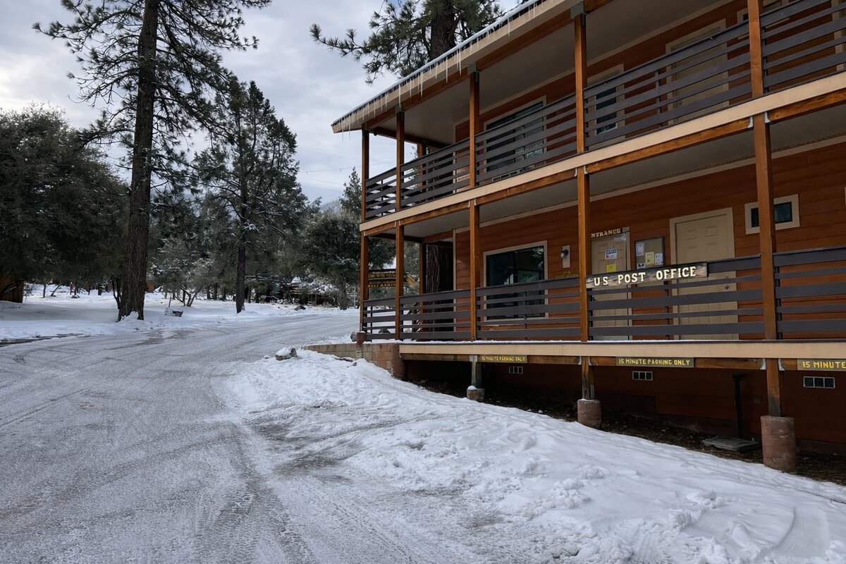 Pine Mountain Club Post Office with icicles hanging from the porch roof